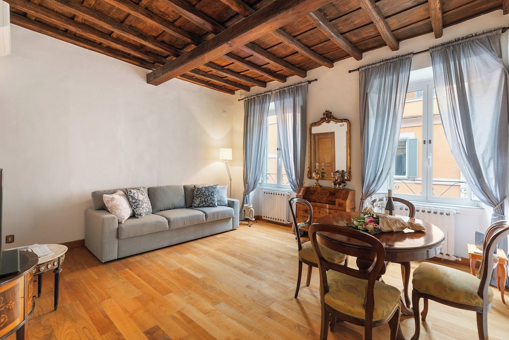 Monti Apartments