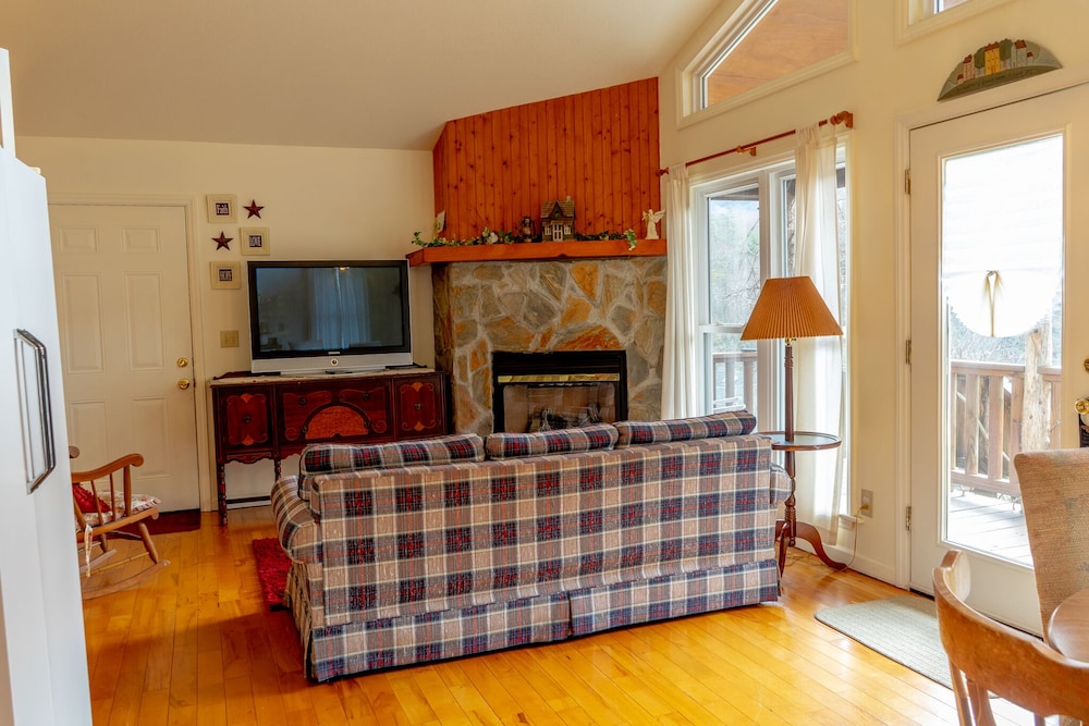 The Chimney Rock Inn & Cottages