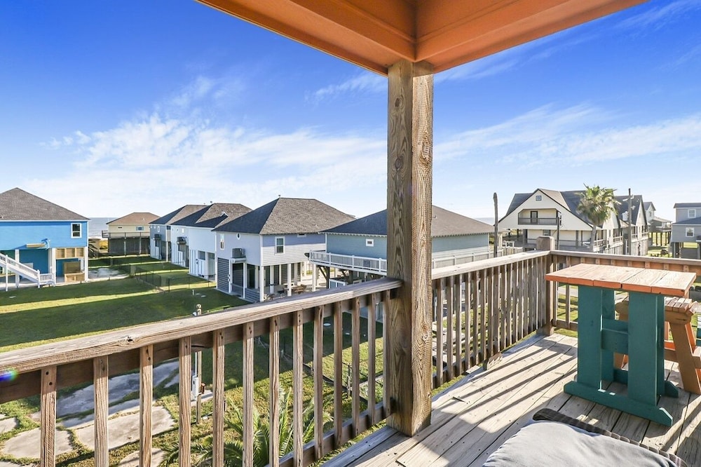 Seaside Merryment 4 Bedroom Home