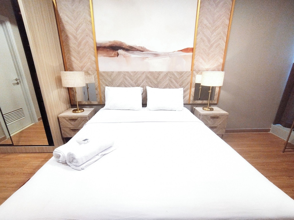 Strategic 2Br At Grand Sungkono Lagoon Apartment