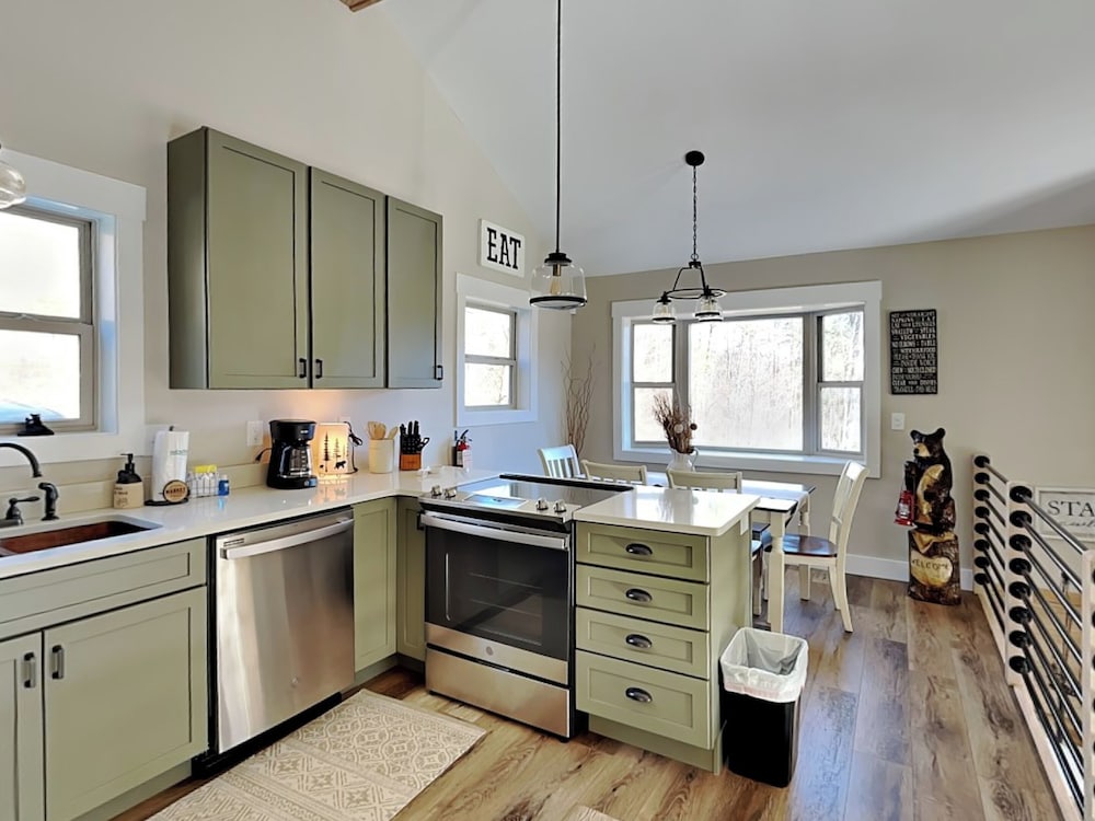 The Squirrel's Nest by Jackson Mountain Rentals