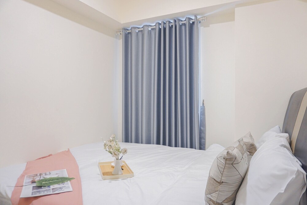 Spacious And Comfy 2Br With Extra Room Apartment At Meikarta
