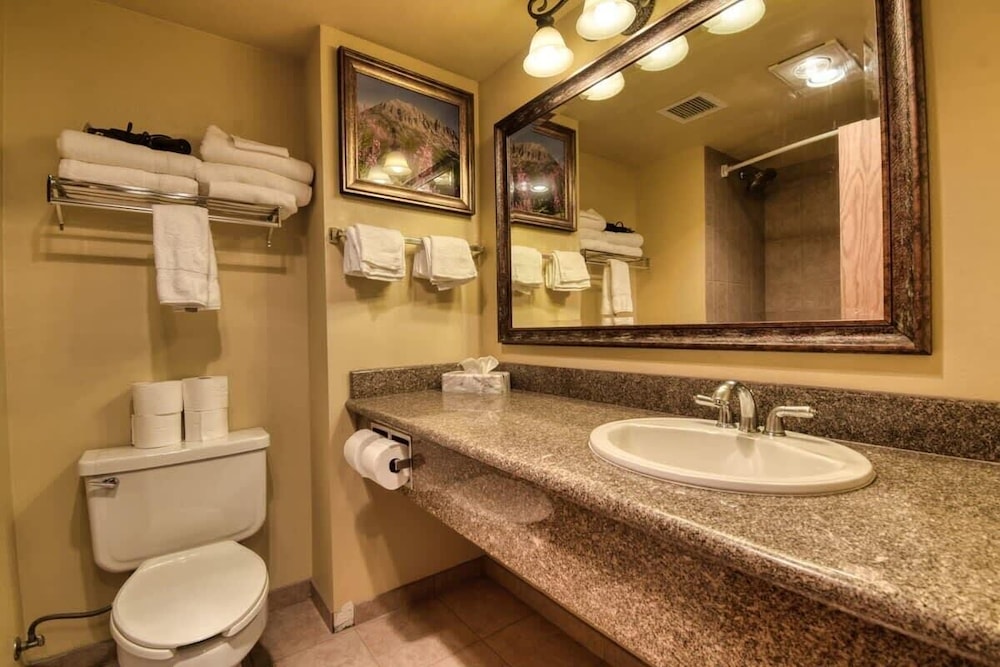 The Grand Lodge by Traverse Hospitality (No Resort Fees)