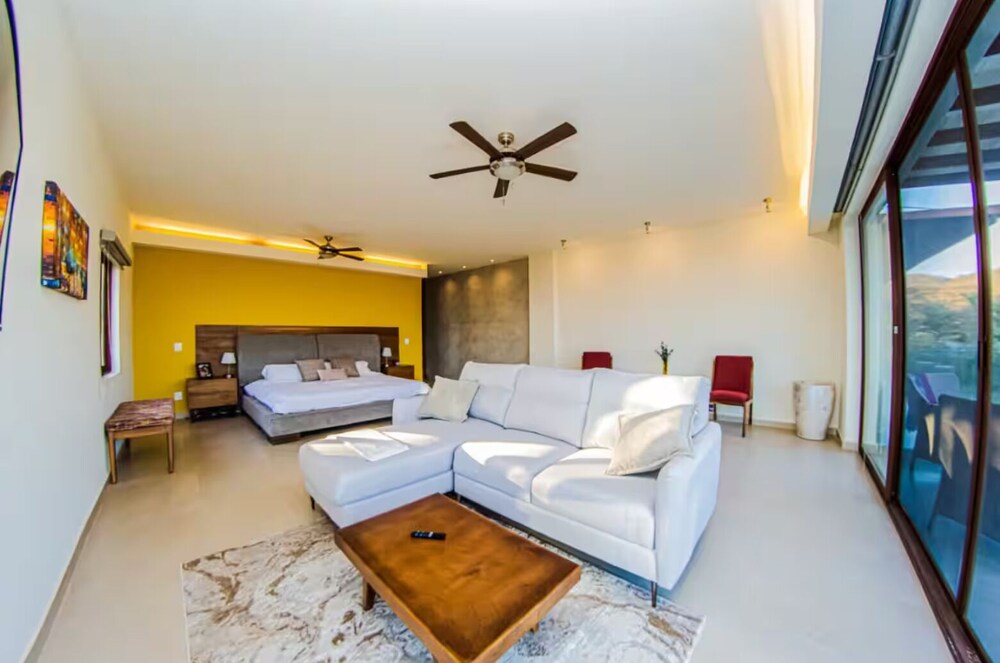 Luxury 4BR Villa with Pool