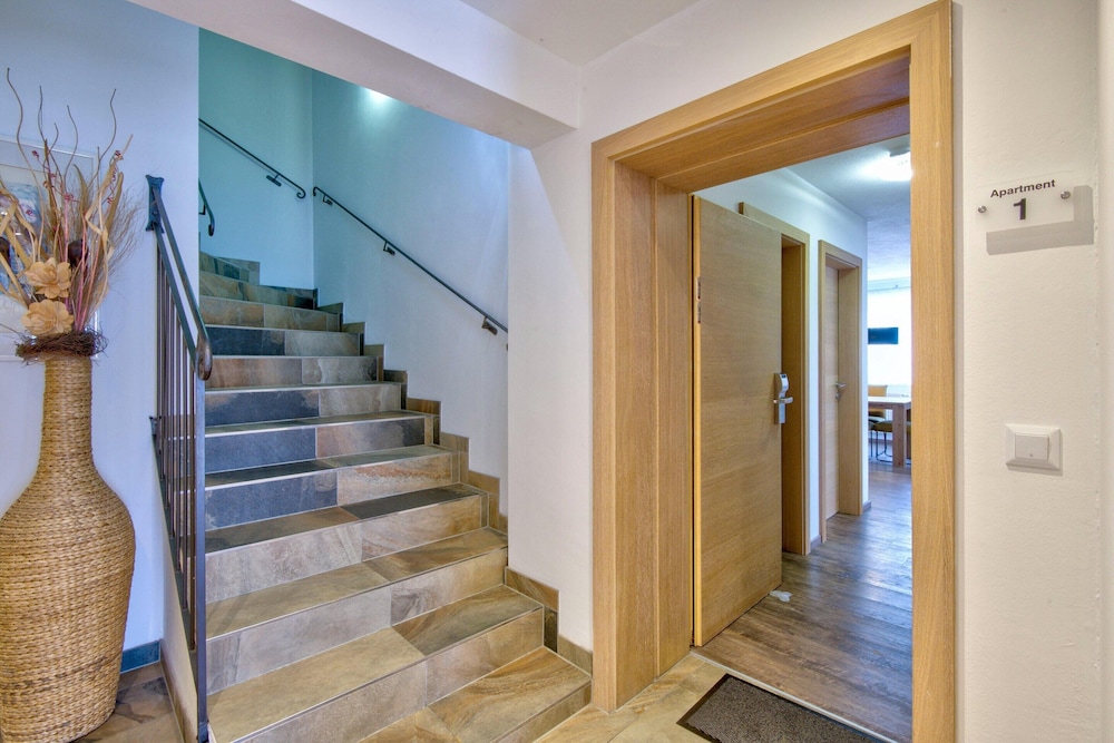 Mountain View Ski Apartment