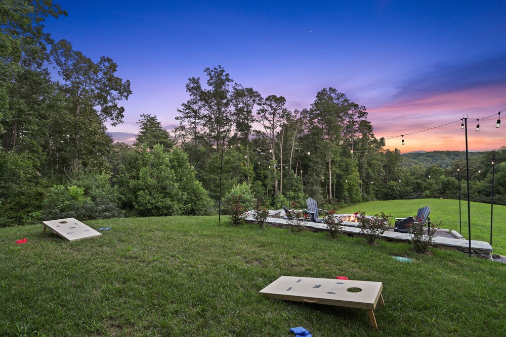 Murphy Cabin w/ Hot Tub, Fire Pit & Mountain Views view 4