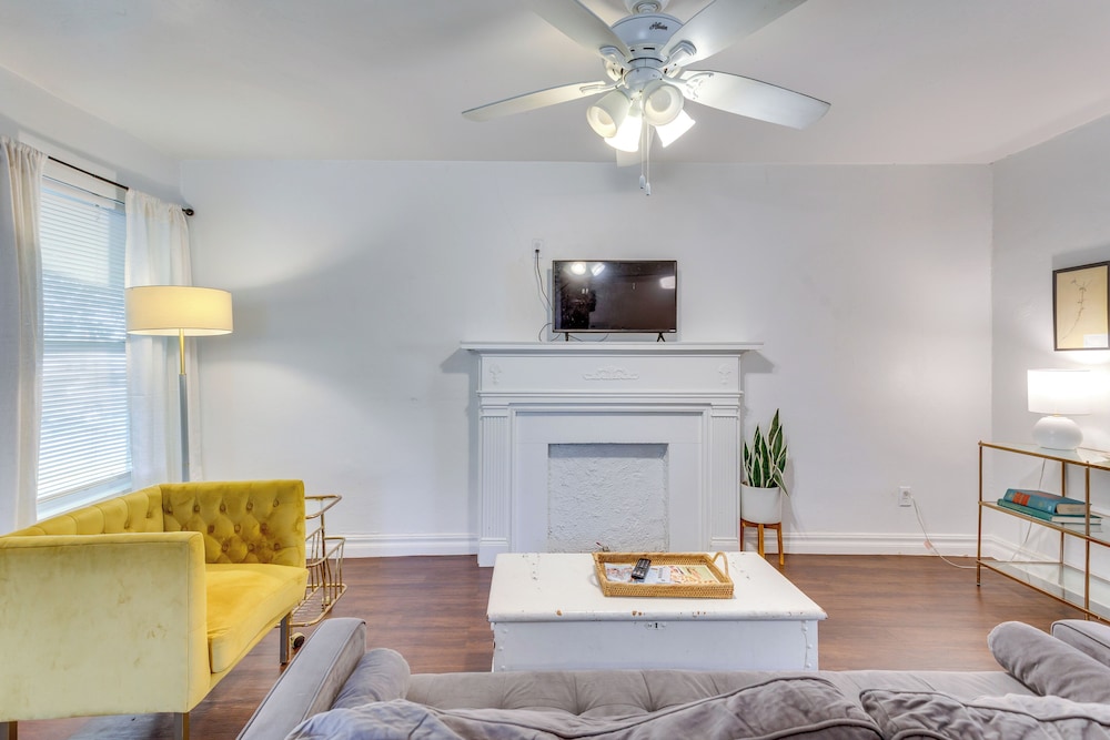 Heart of OKC Plaza District: Duplex Near Shops!