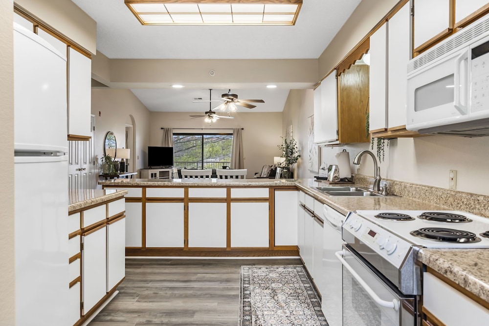 City View at the Foothills - Shared Amenities in the Heart of Branson view 4