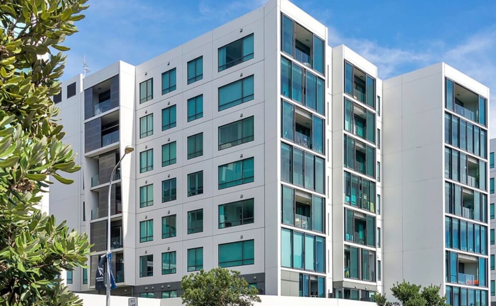 Modern 1 Bdr Downtown Apt 3 Mins to Spark Arena view 2