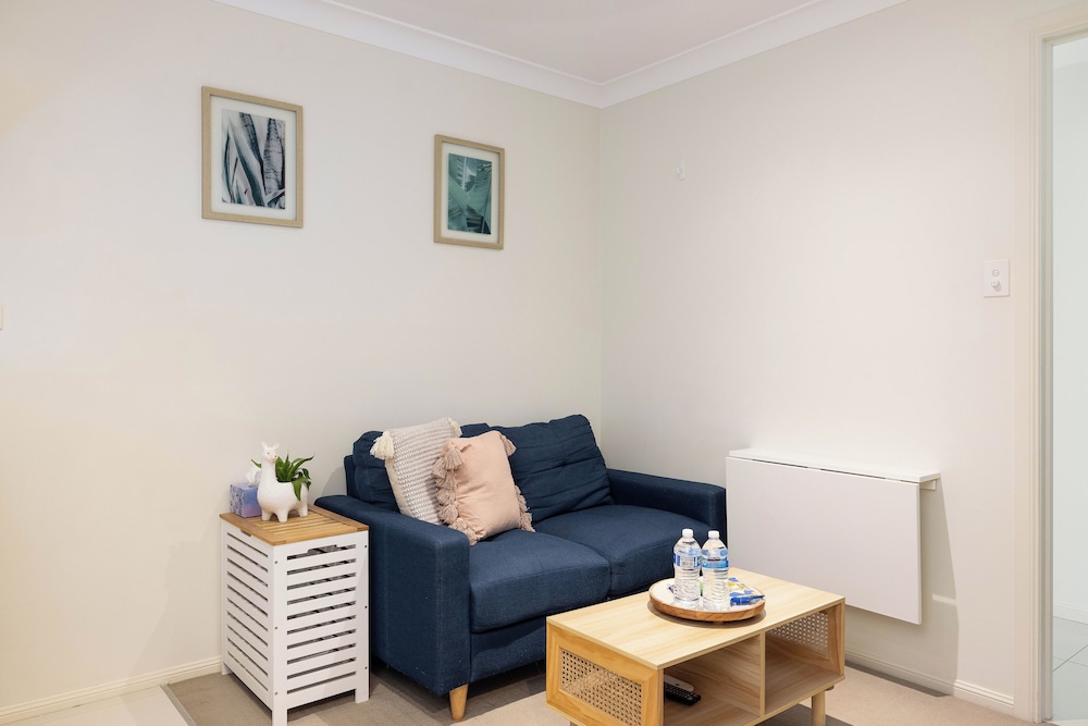 Smart Suites Self Check-in Apartments - 144 Dixon