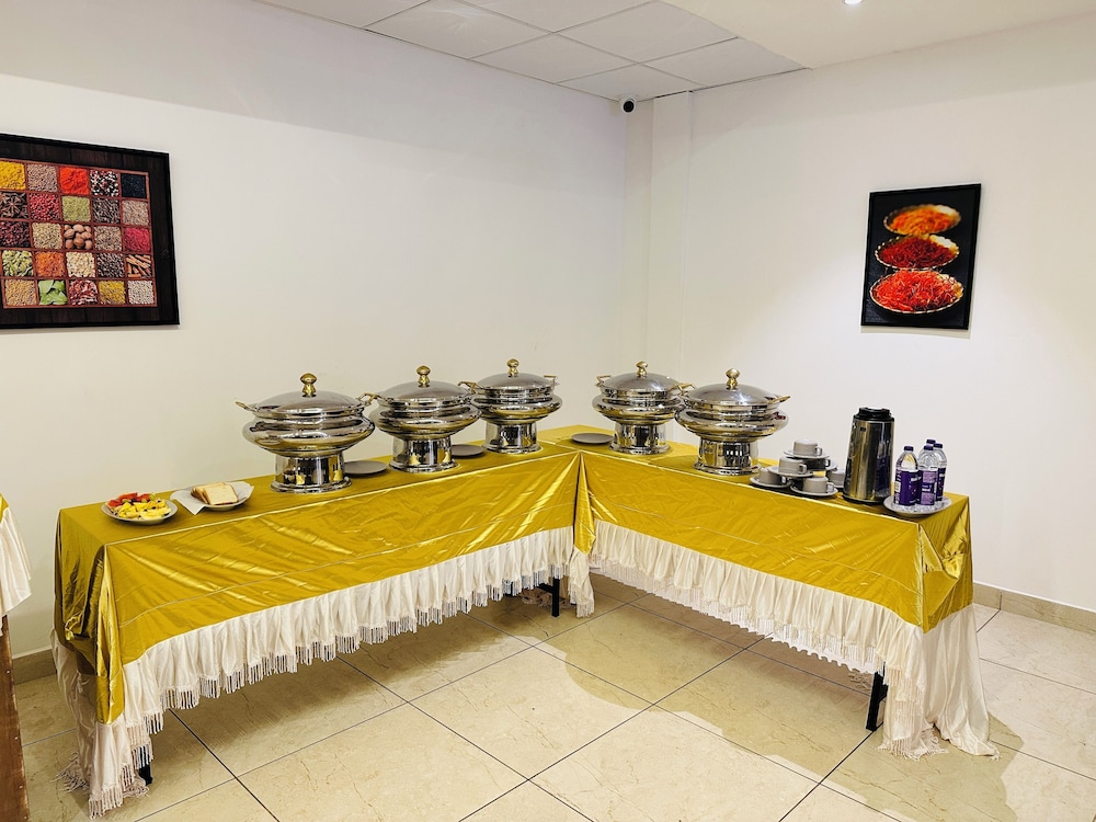 Shambhavi Hotel & Convention Centre