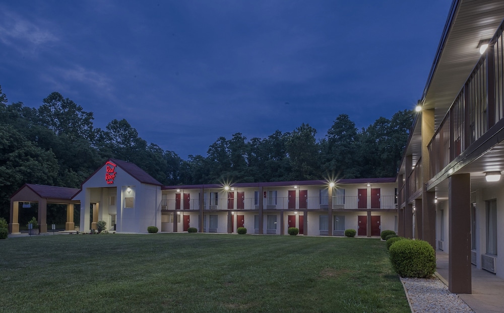 Williamsport Vacations - Red Roof Inn Hagerstown - Williamsport, MD - Property Image 3