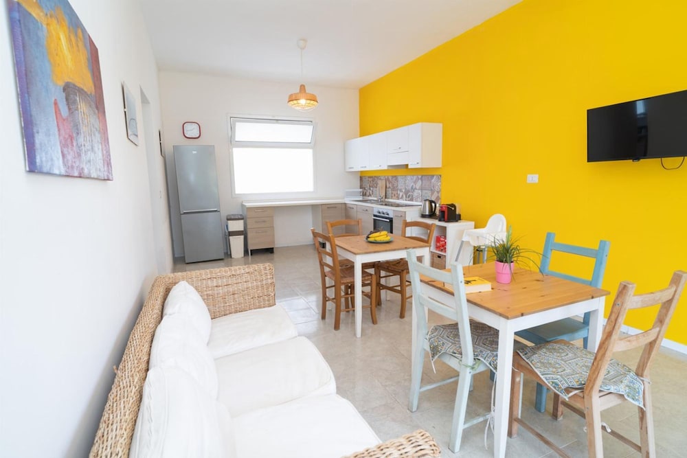 Villa Malamuri in Caucana-finaiti-casuzze-finaiti Nord