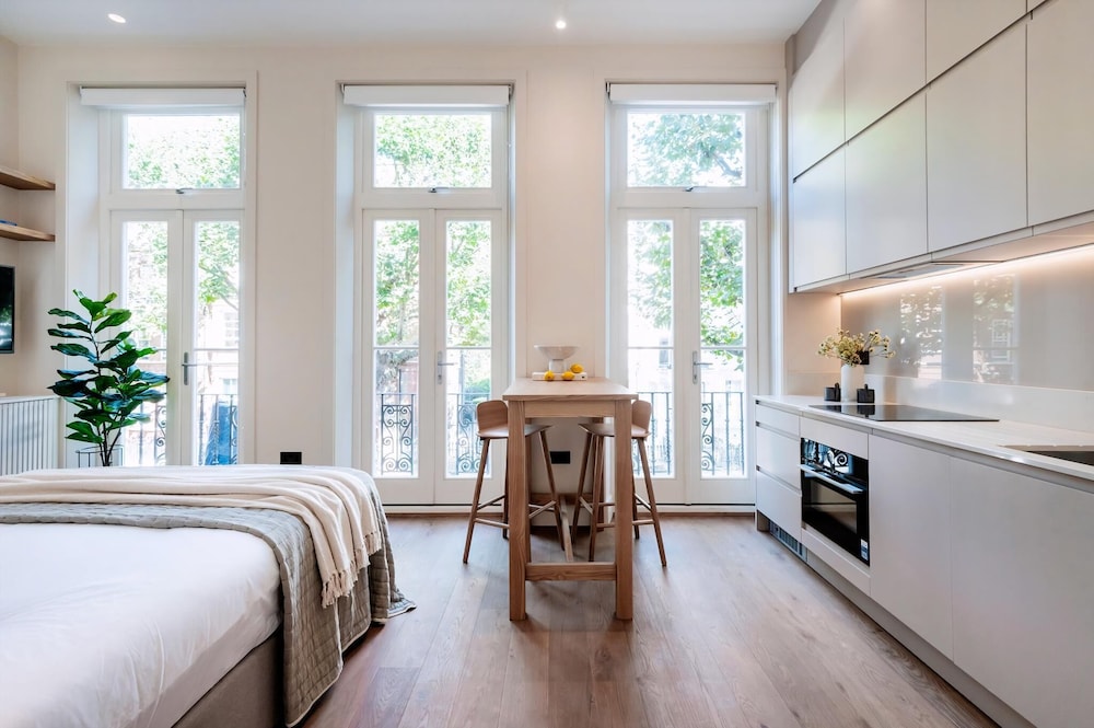 Stunning Studio Apartment, Moments From Earls Court Station