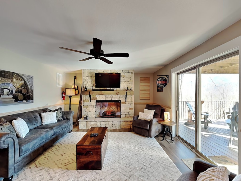 The Squirrel's Nest by Jackson Mountain Rentals