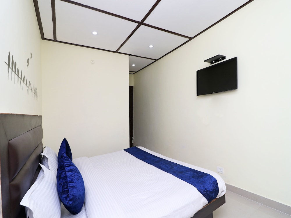 Dehradun Vacations - OYO 13673 Home Luxury 1RK Happy Valley - Property Image 16