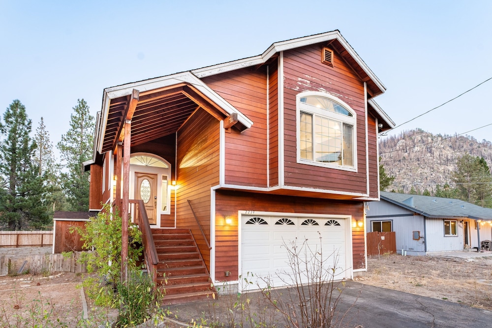 Blitzen by Avantstay Pet-friendly Tahoe Retreat