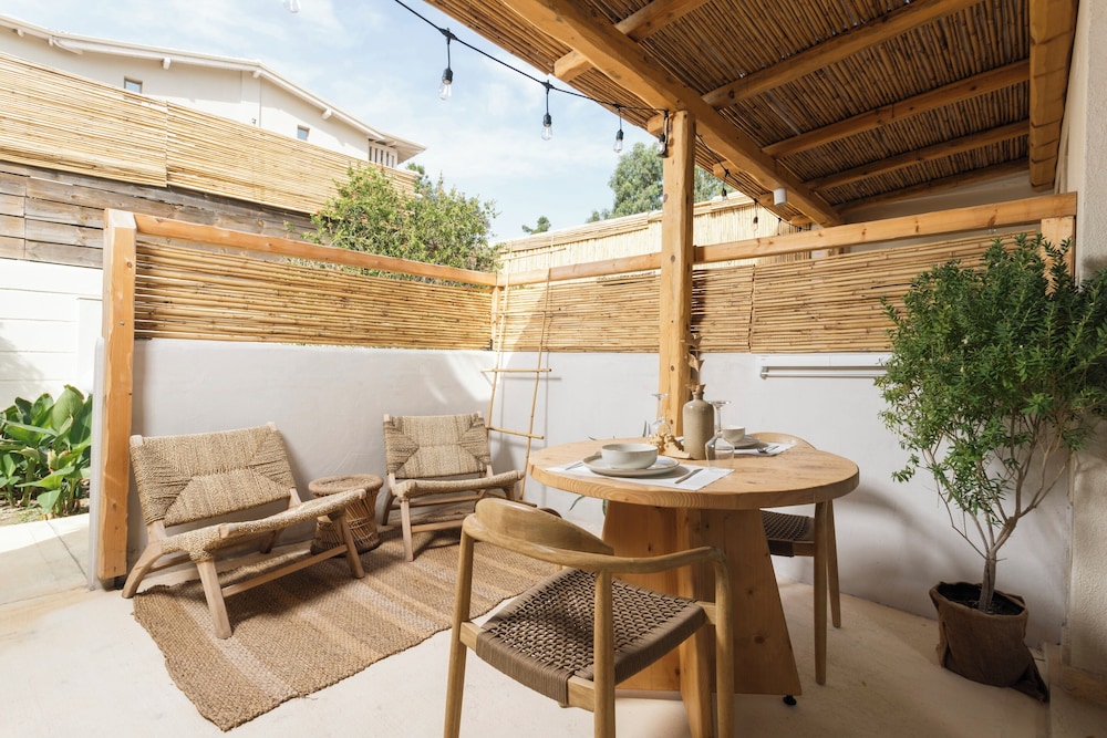 Nusa Suites & Villas