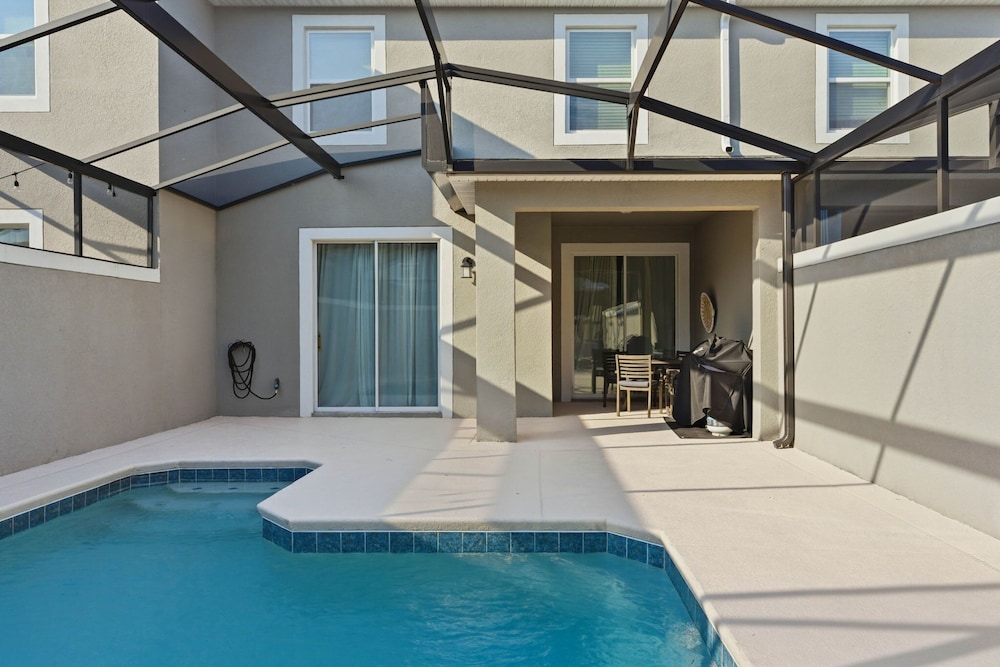 Chic 4BR Disney Retreat With Pool Mickey Rooms