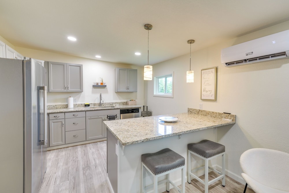 Mtn-view Cottage w/ Garden & Yard in Erwin!