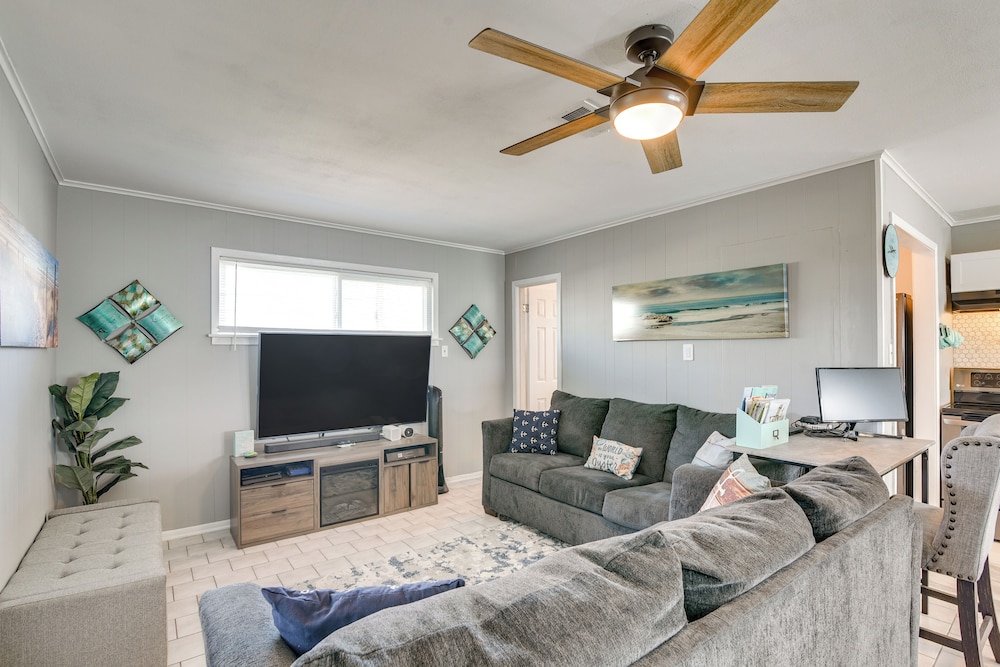 Private Bayfront Access 10 Mi to Galveston Beaches