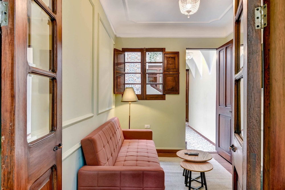 Chic 4BR Getaway in Vibrant La Candelaria