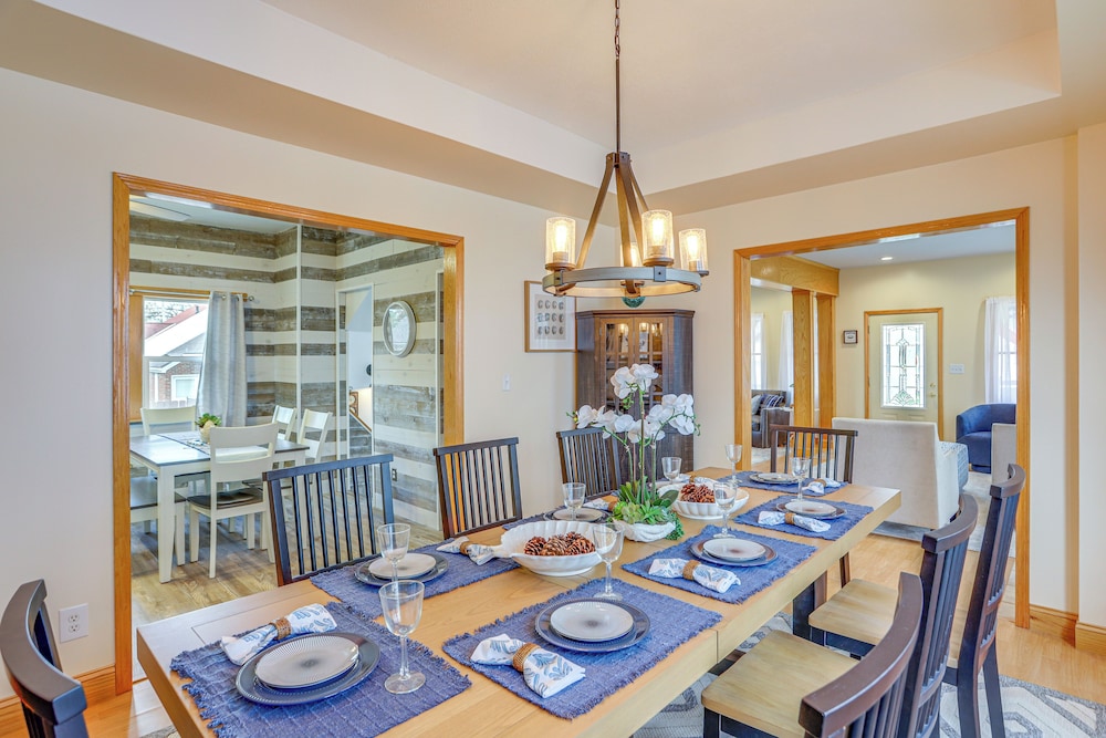Walk to Beach: Home w/ Pool in Vermilion