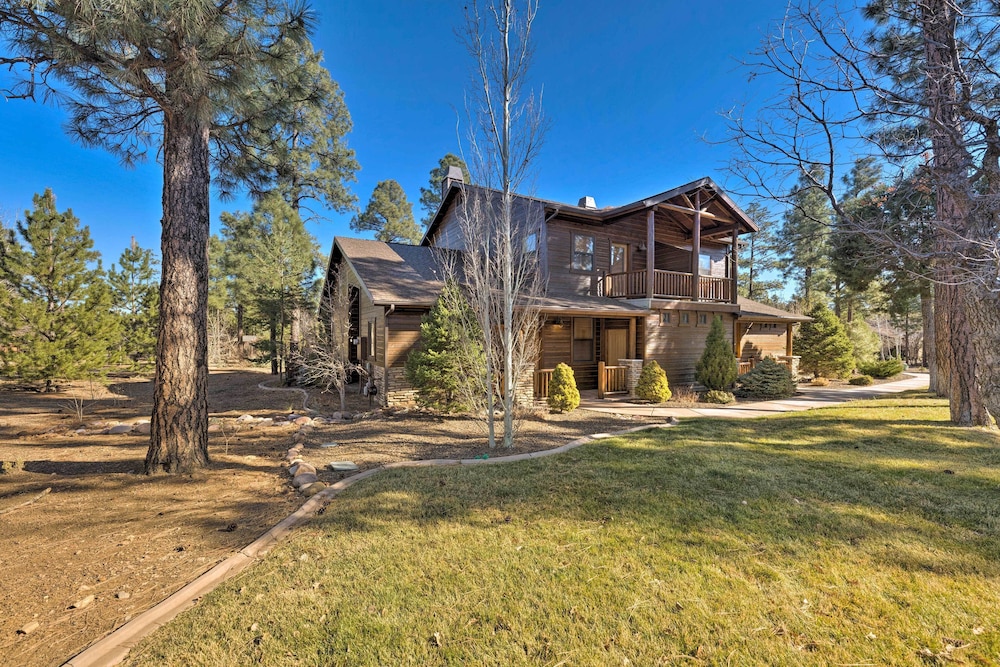 Spacious & Lovely Getaway w/ Deck in Show Low! view 4