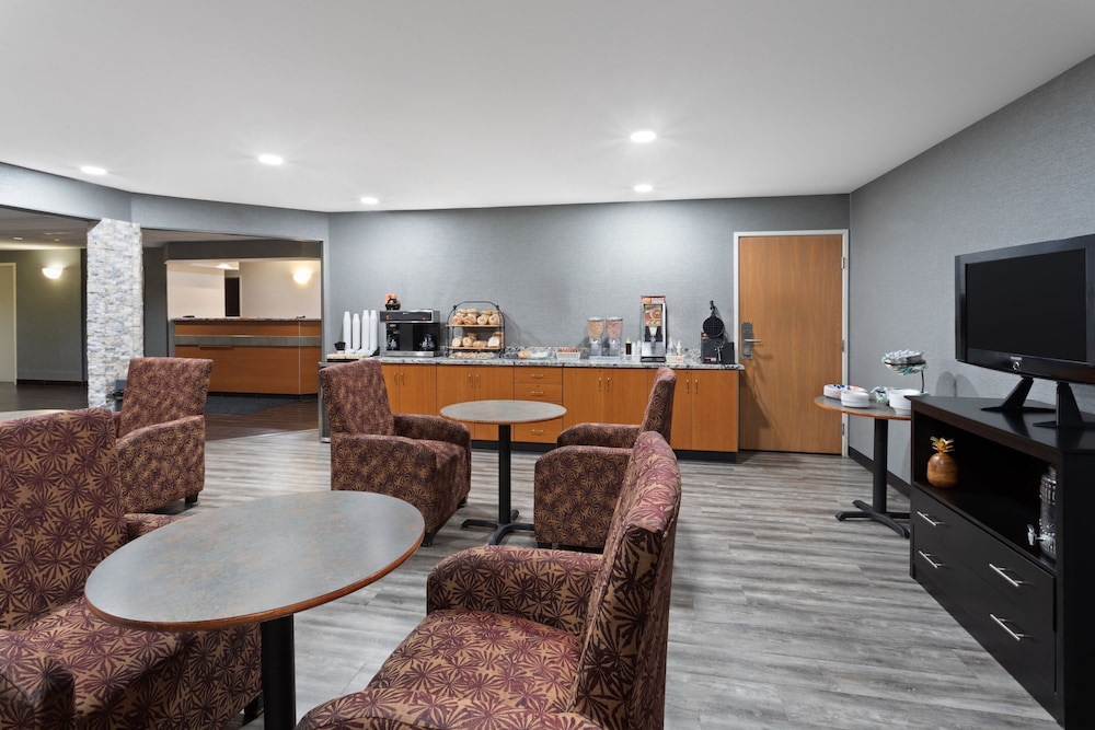 Mount Pleasant Vacations - Americas Best Value Inn Suites Racine - Property Image 18