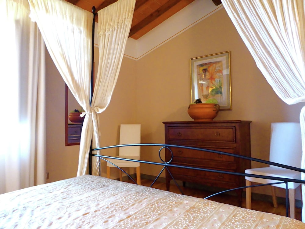 Holiday Home in Montecarelli With Pool photo 2