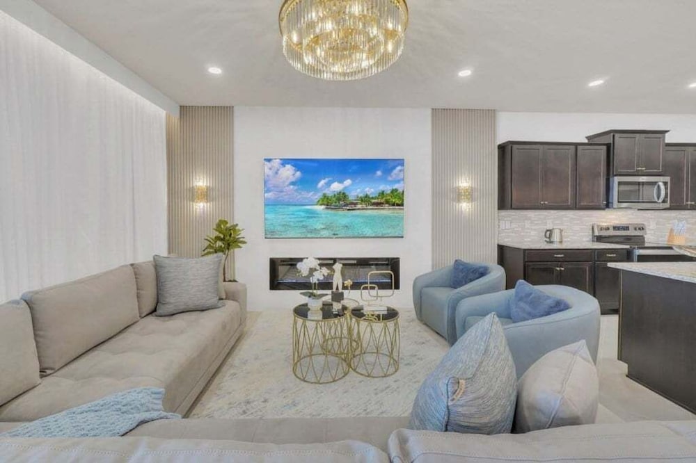 10 Bed 8 Bath Villa Gamesroom & Pool 16284saint 10 Bedroom Villa