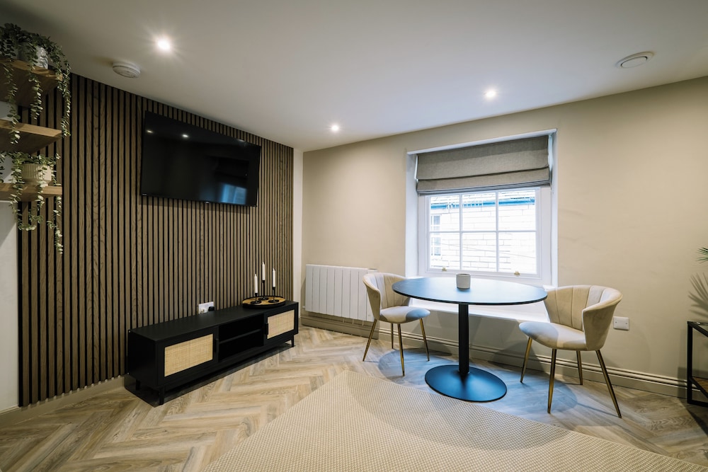 Sun St Apartment 5