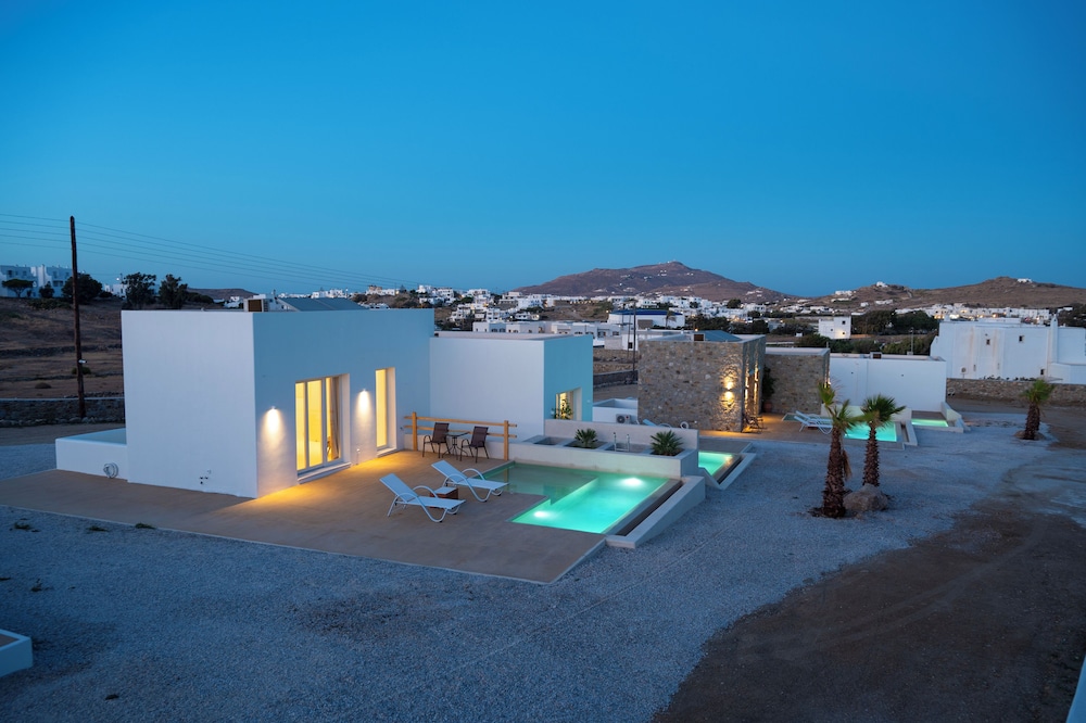 Adyton Luxury Suites & Pools Mykonos view 4