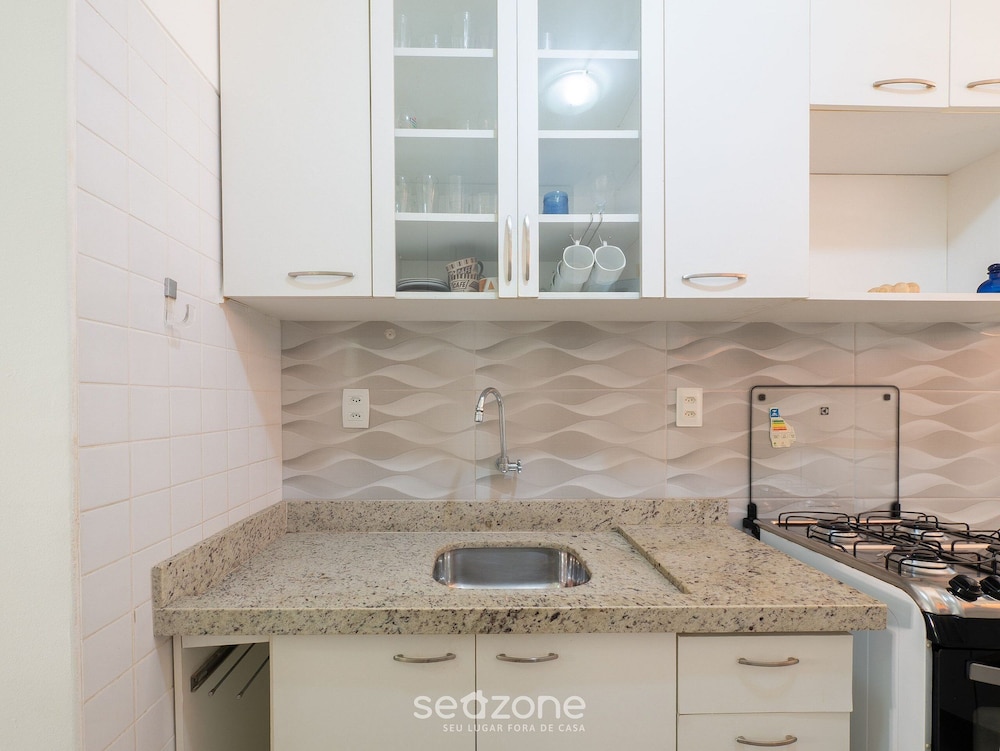 Condominium With Gym and Pool in Guarajuba - Camacari GSH