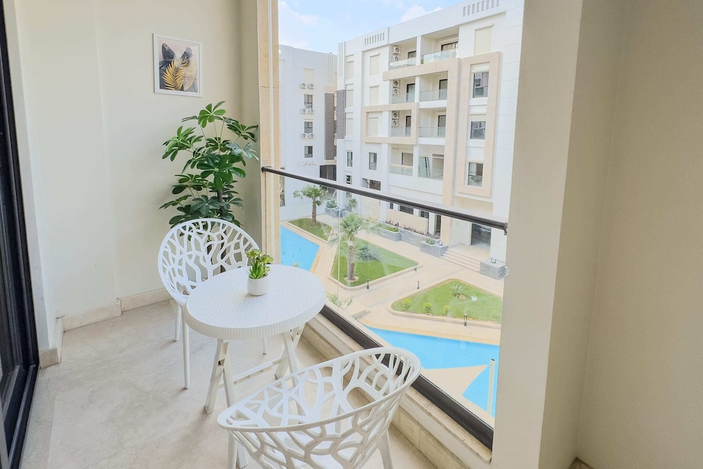 Ample & Artistic 2bdr Apt. 5 min to CAI Airport