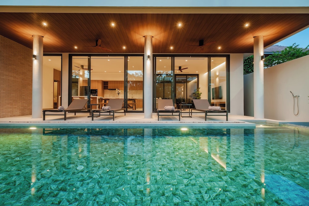 Modern Tropical Pool Villa - Saiyuan