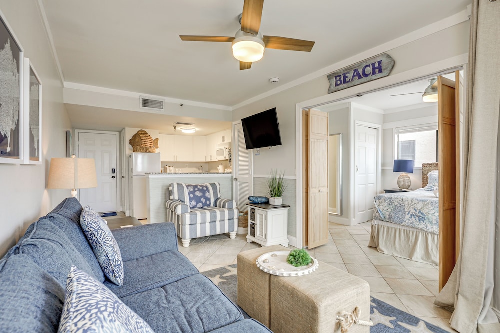 Steps to Pool + Ocean: Jacksonville Beach Gem!