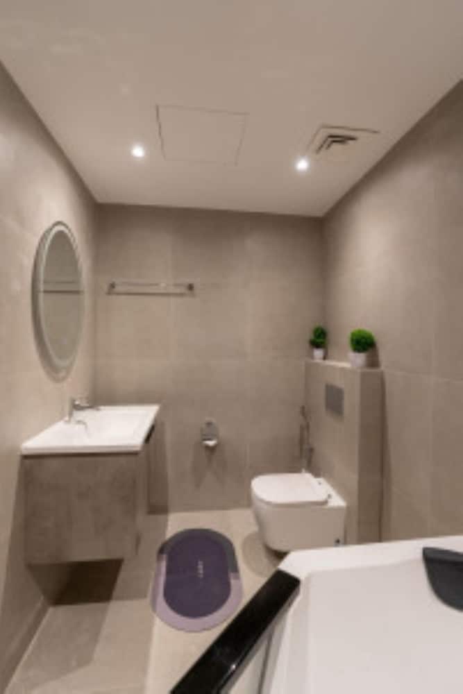 Nasma Luxury Stays- Beach side & jacuzzi