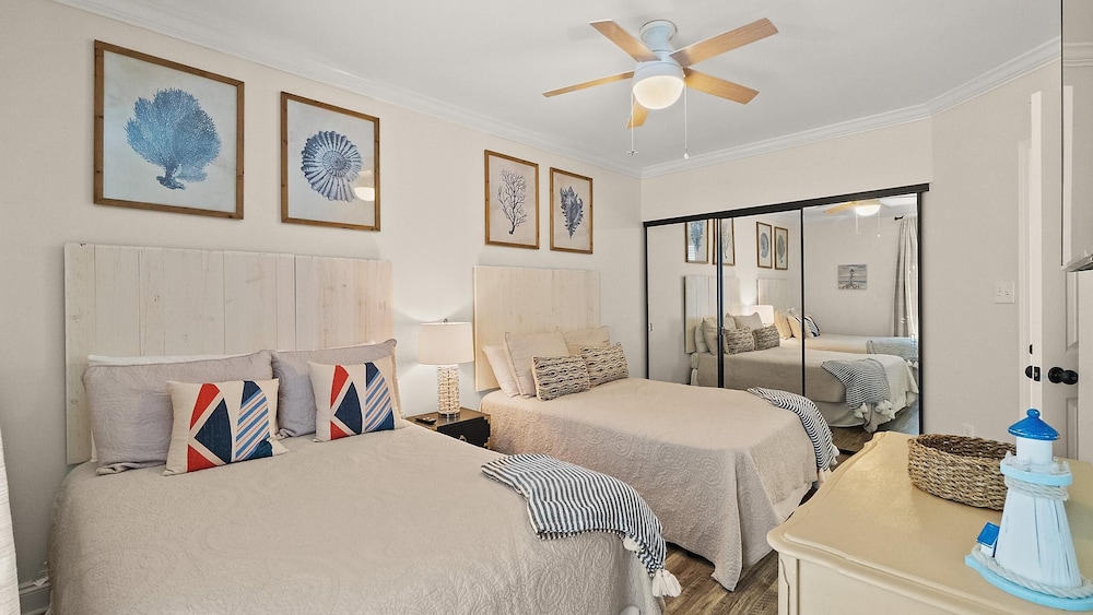 Pelican Pointe #1003 by Southern Vacation Rentals