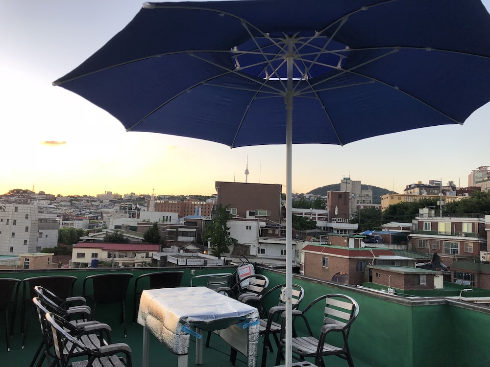 Amuse Guest House - Hostel