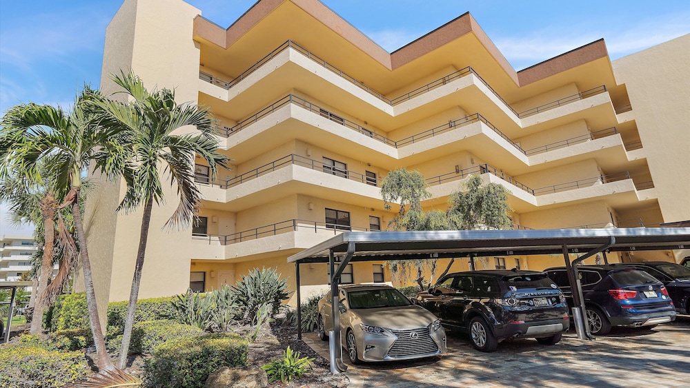 'bout Time 2 Bedroom Condo