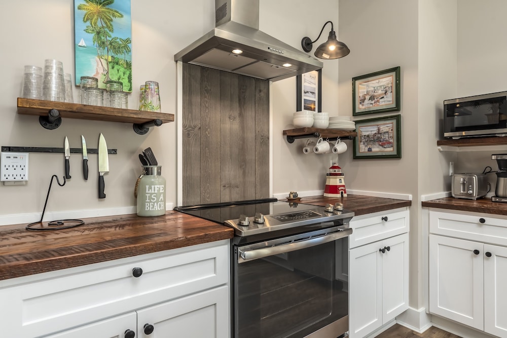 Bienville Bungalow - 304 Bienville Blvd 2 Bedroom Home