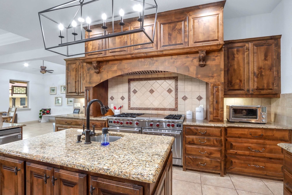 The Haven Texas-sized Getaway for 12!