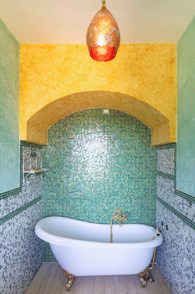 Tuscany - Townhouse - Sleeps 18 - Garden Near Lake