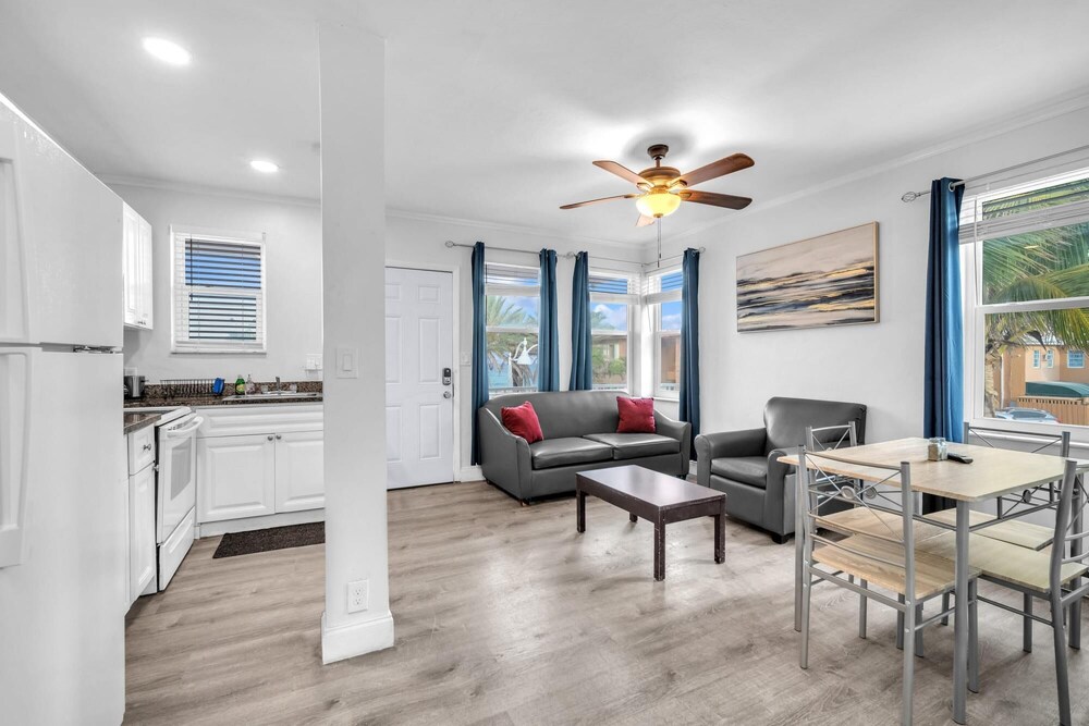 Spectacular Ocean View Corner Apartment