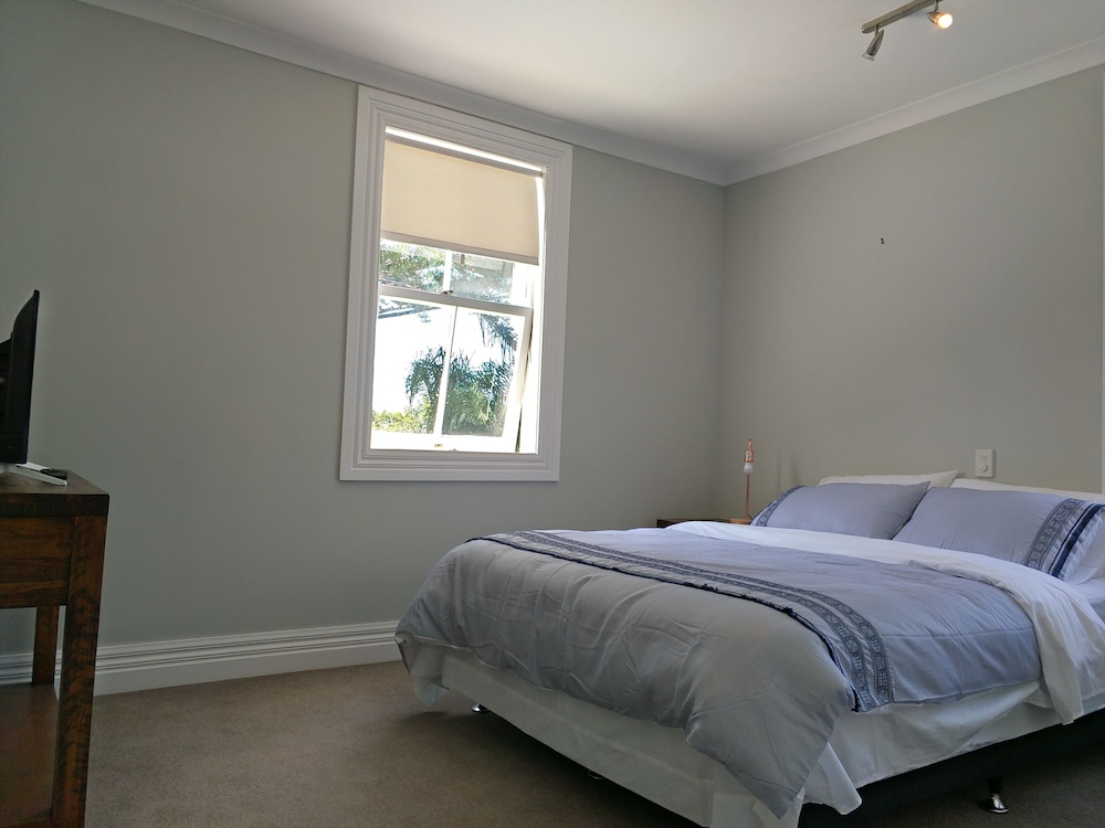 Western Springs Villa view 4