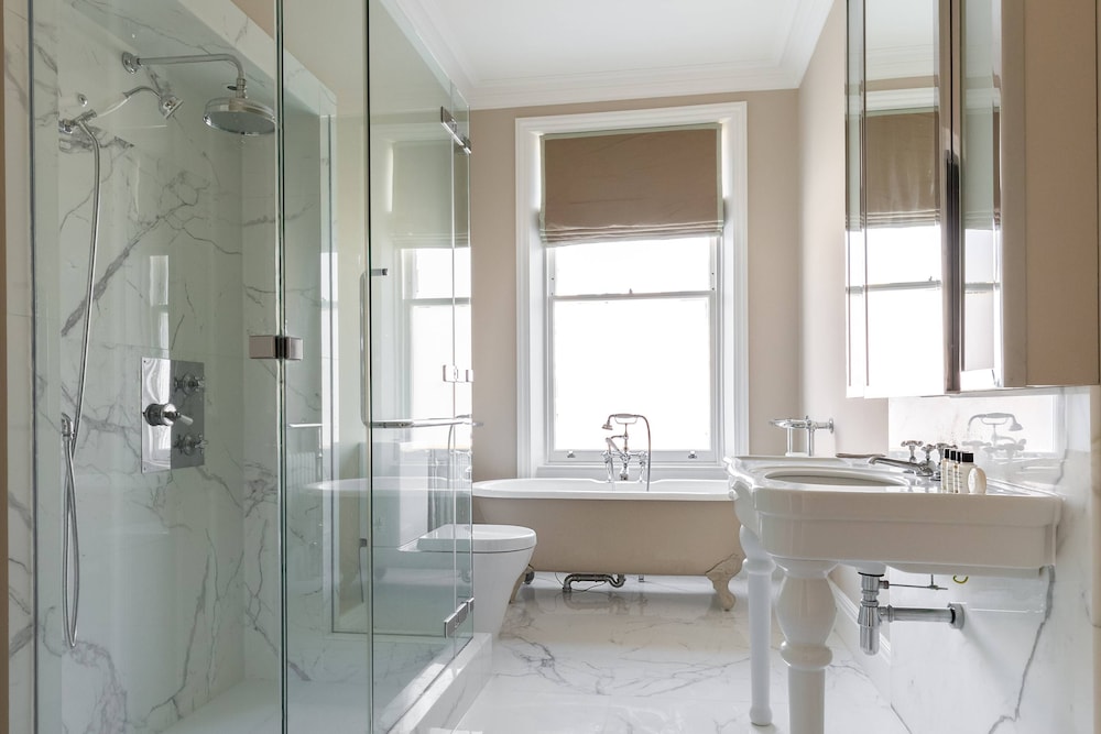 Earl's Court Square XI by Onefinestay