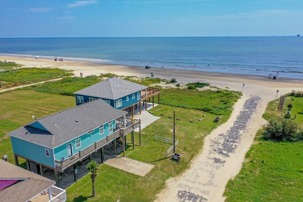 Chillax Inn 3 Bedroom Home by RedAwning
