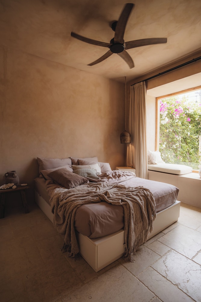 Serene 3BR Villa With Stylish Interiors, 2 Mins to