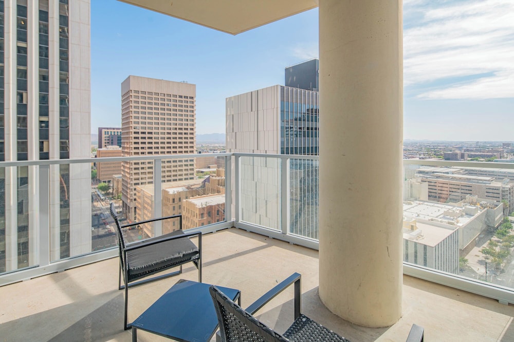 ROVE LIVING/KL - 44 Monroe